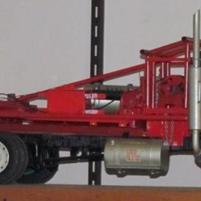 Pre-Built Kenworth Tractor Trailer Rig, Large Scale