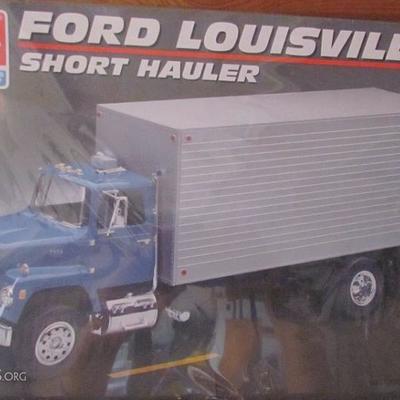 Amt Ford Louisville Short Hauler Factory Sealed Model Set