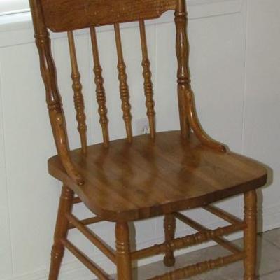 Oak Pressed/Spindle Back Rabbit Ear Side Chair (Set of 4) 