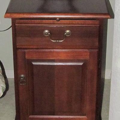 Riverside Furniture Co. Cherry Chair Side End Table with a pull out stain proof tray perfect for resting your coffee mug. 