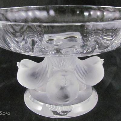 Lalique Crystal Nogent Lalique Crystal Bowl, Signed Lalique France, foot in frosted crystal representing 4 birds, designed by Marc...