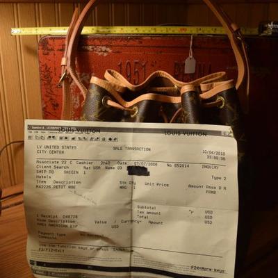 Louis Vuitton Purse with receipt and certified numbers