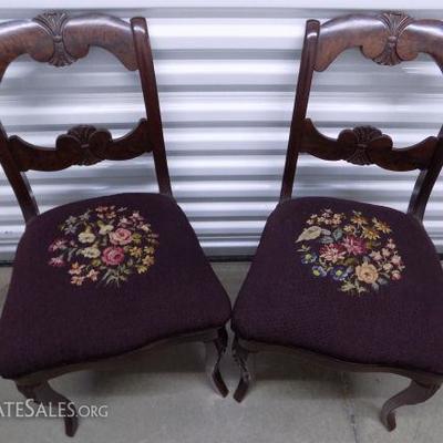 HHK011 Set of Chairs with Embroidered Seats