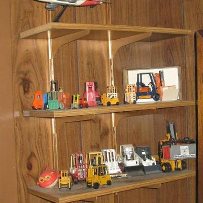 toy lift trucks 