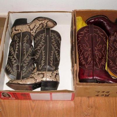 MENS AND WOMENS BOOTS