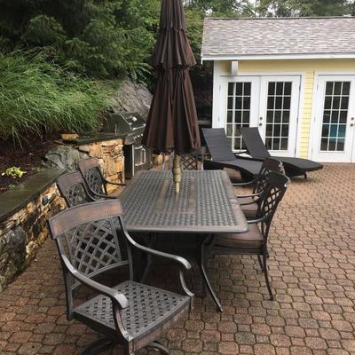 Patio Table and Chair Set with Umbrella #happyhunting