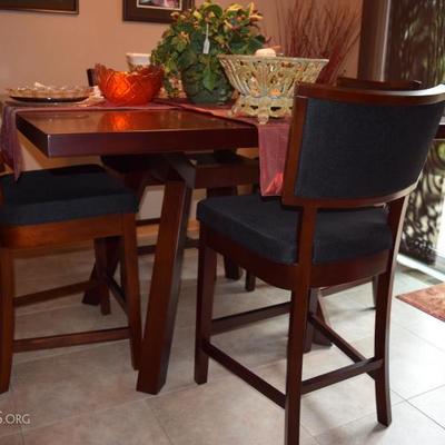 dining room table with 4 chairs 