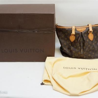 Louis Vuitton Monogram Canvas Palermo PM. Monogram canvas is in excellent condition. Full set (box, dustbag, original paperwork....