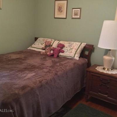 Thomasville queen bedroom set
