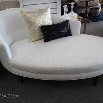 JONATHAN ADLER OVAL CHAISE IN IMMACULATE WHITE UPHOLSTERY