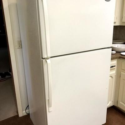 CLEAN Whirlpool refrigerator