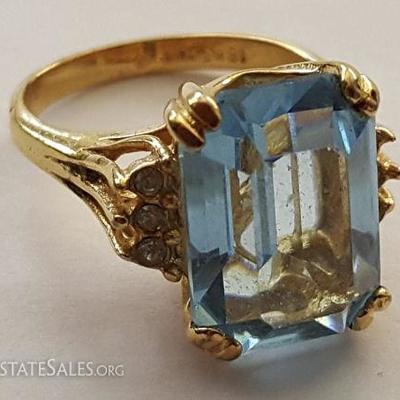 WDG031  18K Yellow Gold Ring, Aquamarine Gemstone & Diamonds

