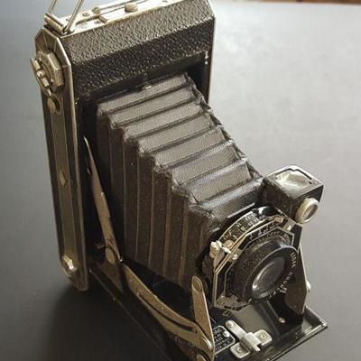 WDG073 Vintage Kodak Six-20 Camera

