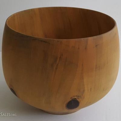 WDG123 Vintage Norfolk Hand-Carved Wood Bowl

