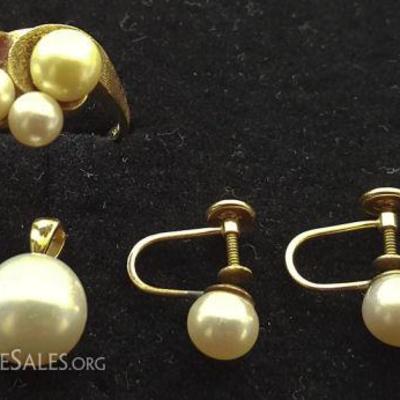 WDG022  14K Yellow Gold Pearl Earrings, Pendant & Ring
