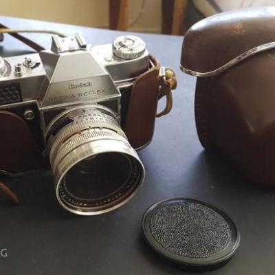 WDG098 Vintage Kodak Retina Reflex S Camera, Filter, Case
