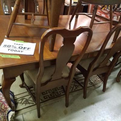 HIGH POINT FURNITURE LIKE NEW Walnut Dining Table, 6 Queen Anne Chairs, FINAL $595
