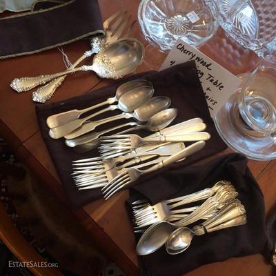 Miscellaneous silverplated flatware and serving pieces