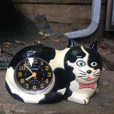 Silly kitty quartz clock