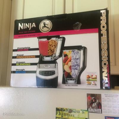 Ninja blender set like new in the original box