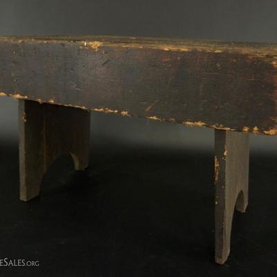 Early Primitive Bucket Bench in Nice Distressed Original Finish 