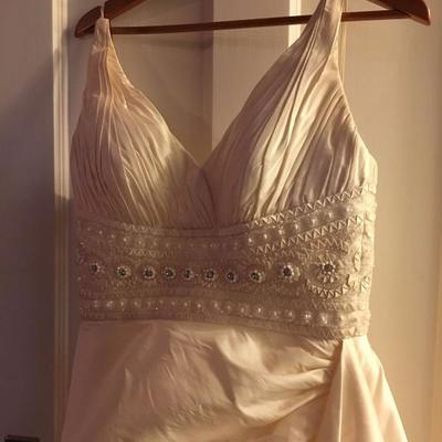 Manuel Mota Wedding Dress size US10