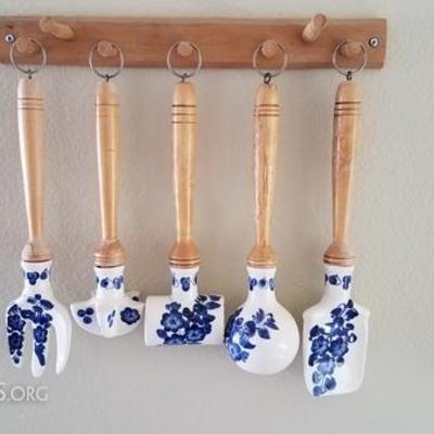 Blue & White Ceramic Kitchen Utensils
