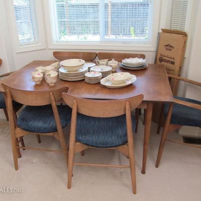 Stanley mid-century modern table & chairs