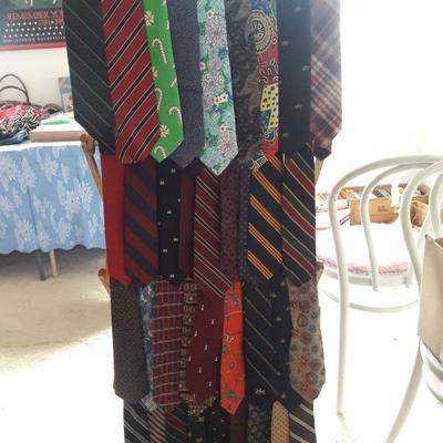 Men's ties of various styles 