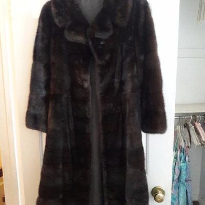 Women's mink coat, in excellent condition