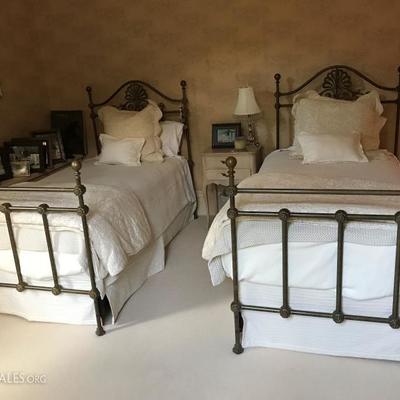 Pair of Iron Twin beds and beautiful bedding