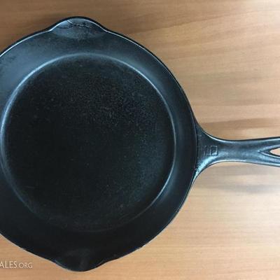 Griswold cast iron pan