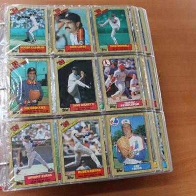 Huge lot of baseball cards