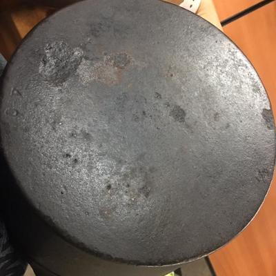 No. 40 cast iron pot