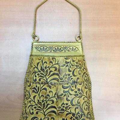 Gold wall pocket