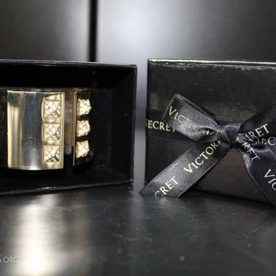 VS bracelet