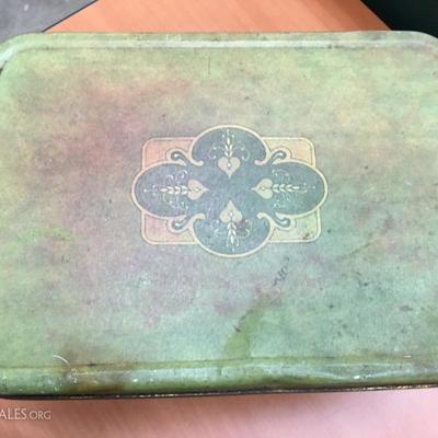 Vintage bread box tin