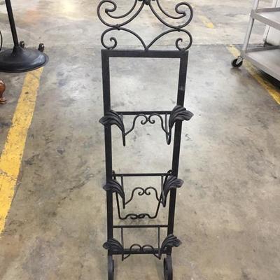 Fleur-de-lis wall rack