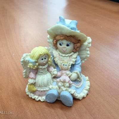 Small Friends figurine