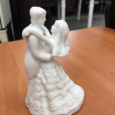 Wedding figurine