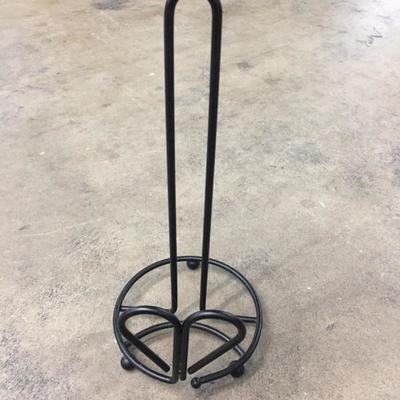 Wrought iron heart paper towel holder