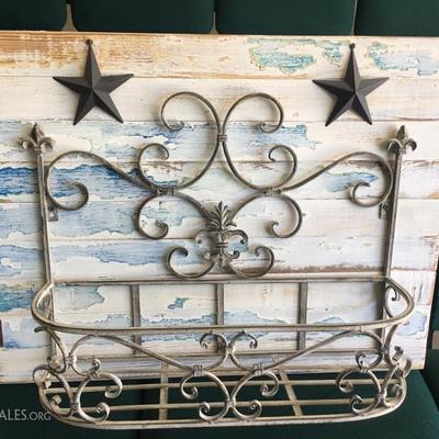 Wall art with metal basket 