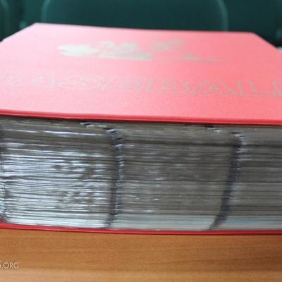 Huge lot of baseball cards