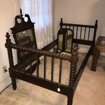 ANTIQUE ORNATE TWIN BED FRAME SOLID WOOD, MIRRORS