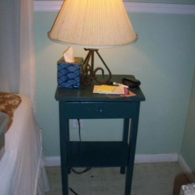 1 drawer bedside table , Lamp