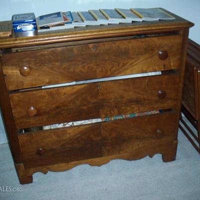 Close up of Antique/Vintage 3 drawer dresser