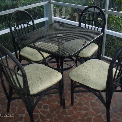 Patio Table with 4 chairs