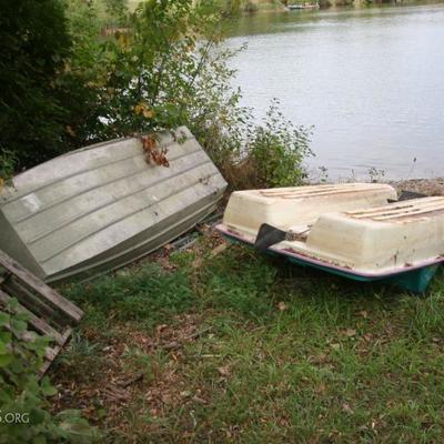 row boat and paddle boat