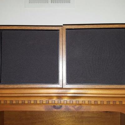 Pair of Bose Speakers