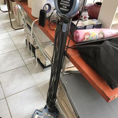 VACUUM CLEANER
